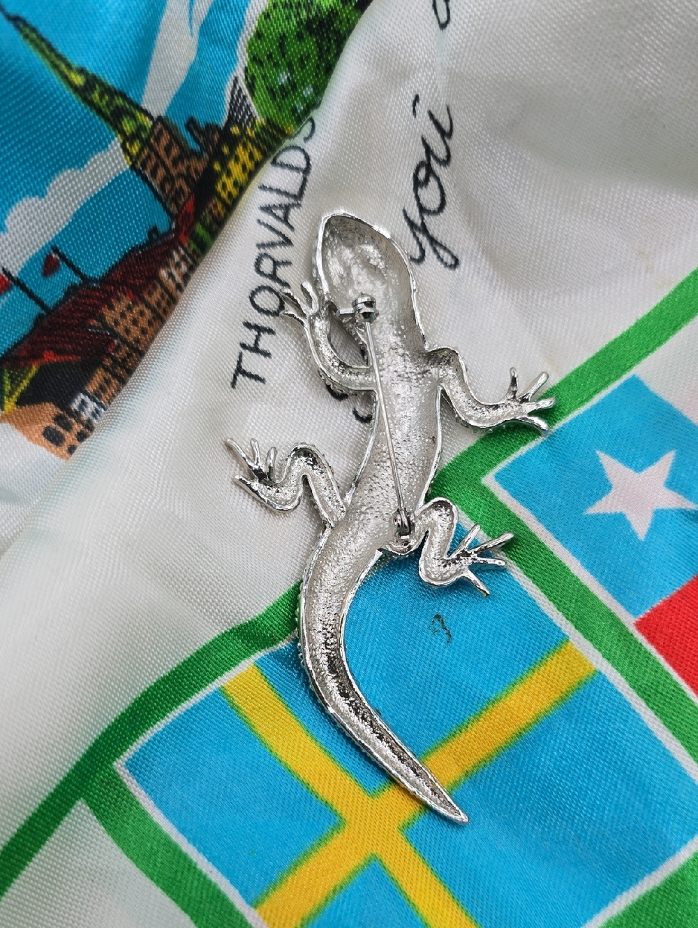 Crystal Rhinestone Lizard Gecko Brooch - Picture 4 of 8